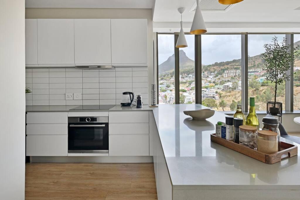Sara - Modern Centre - Views! Appartement Le Cap